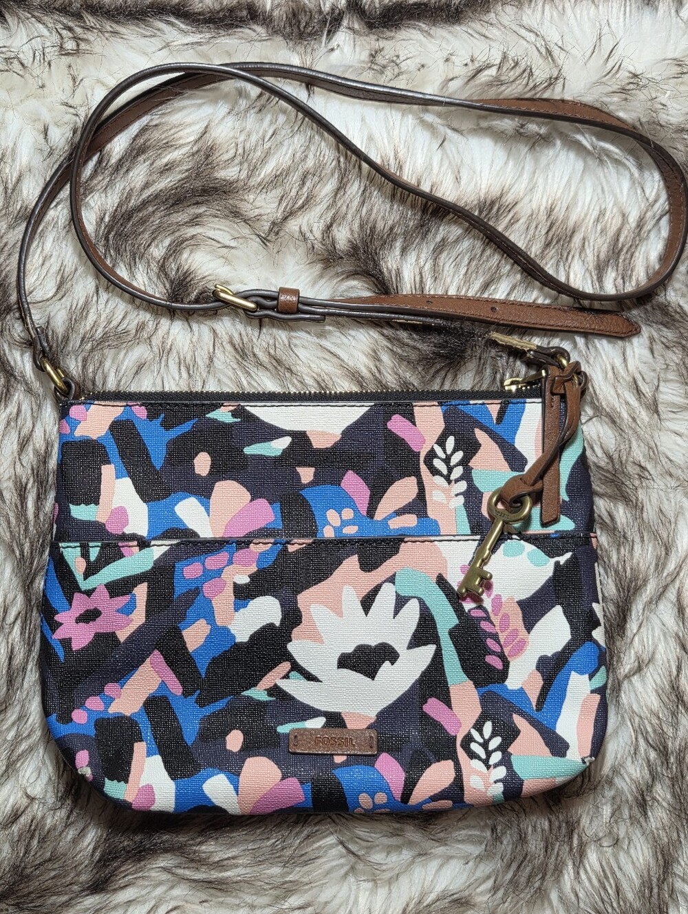 Fossil Fiona Small Crossbody Bag In Black Floral Print With Key! EUC - Picture 4 of 14